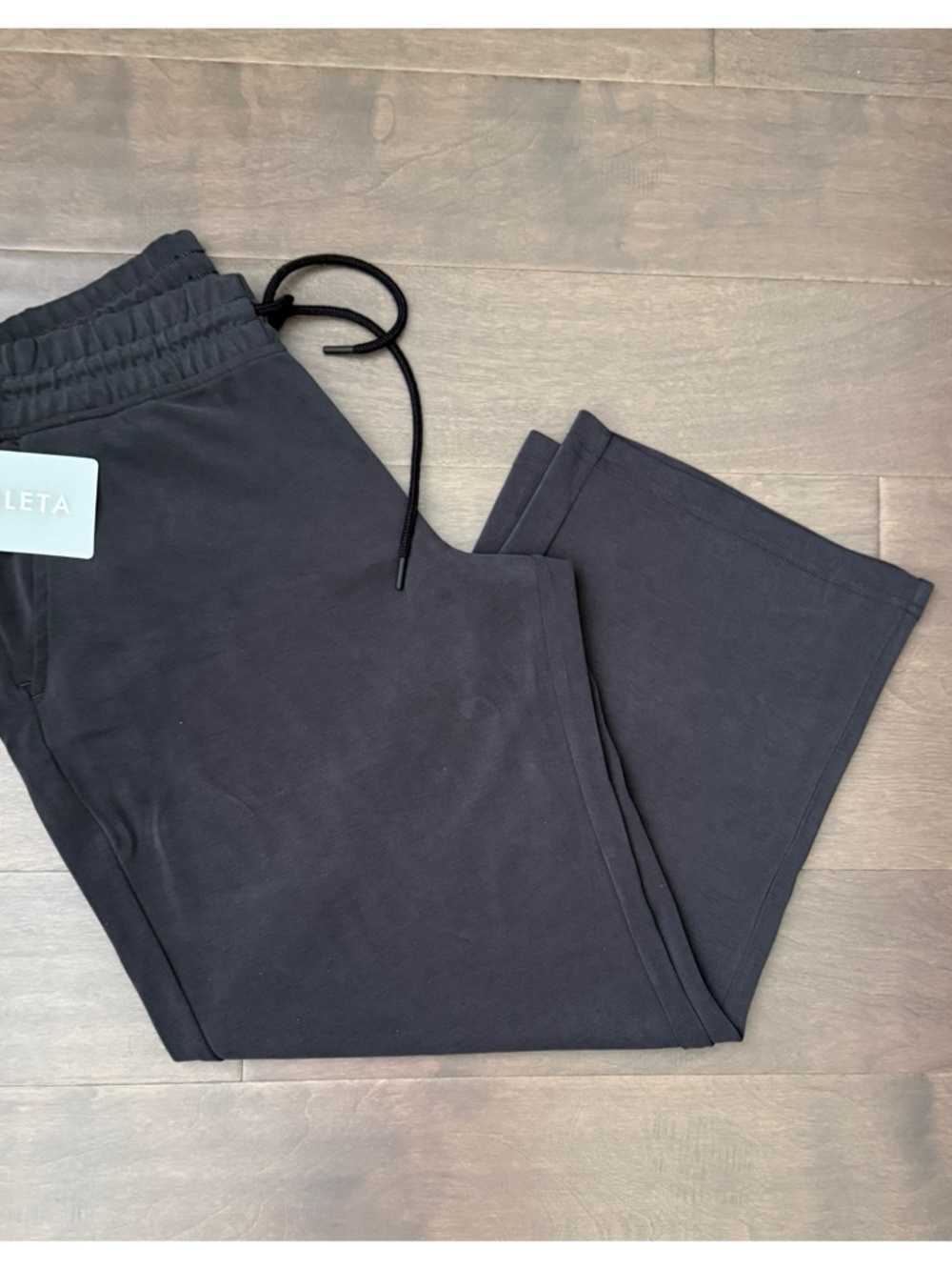 NWT Athleta Seasoft Black Wide Leg Cropped Pants Pockets Large